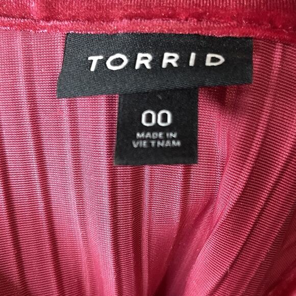 Torrid Red Velvet Tank Pleated High Neck Goddess Blouse (Torrid Size 00) Medium - Picture 5 of 7